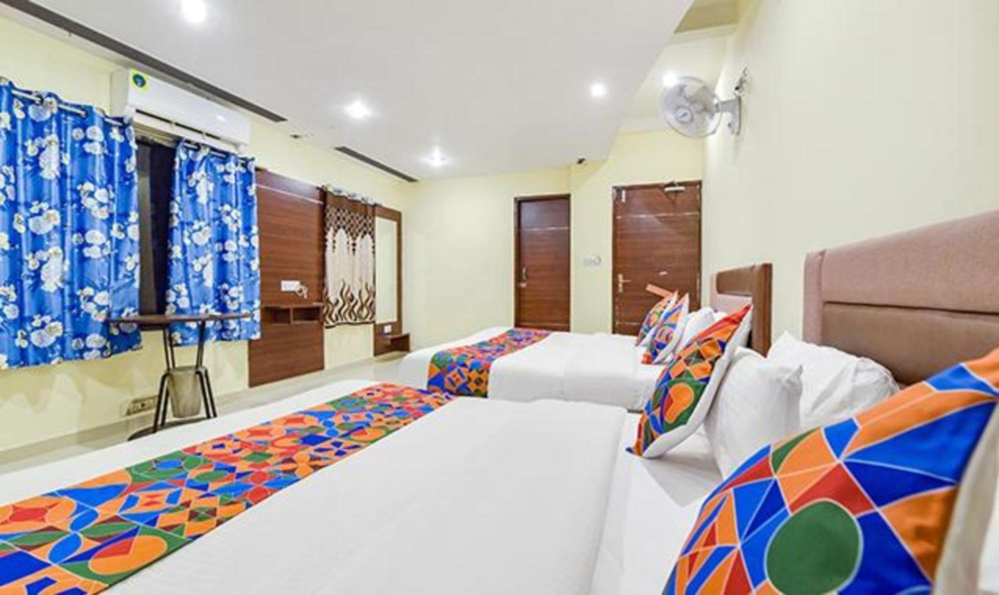 Fabexpress Poonam Palace Ahmedabad Exterior photo