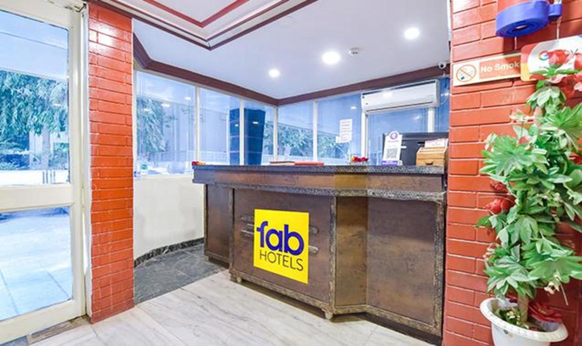 Fabexpress Poonam Palace Ahmedabad Exterior photo